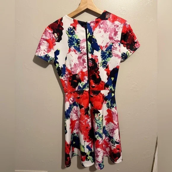 Milly Floral Print Fit and Flare Skater Dress Women’s Size 4, Colorful, Pockets - Picture 8 of 12